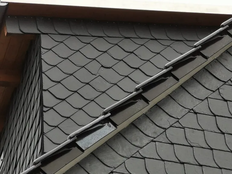 Schieferdach - dachbau-enders.de
